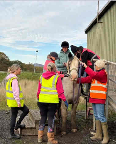 Thornton Rose RDA, assistance for rider at mounting ramp